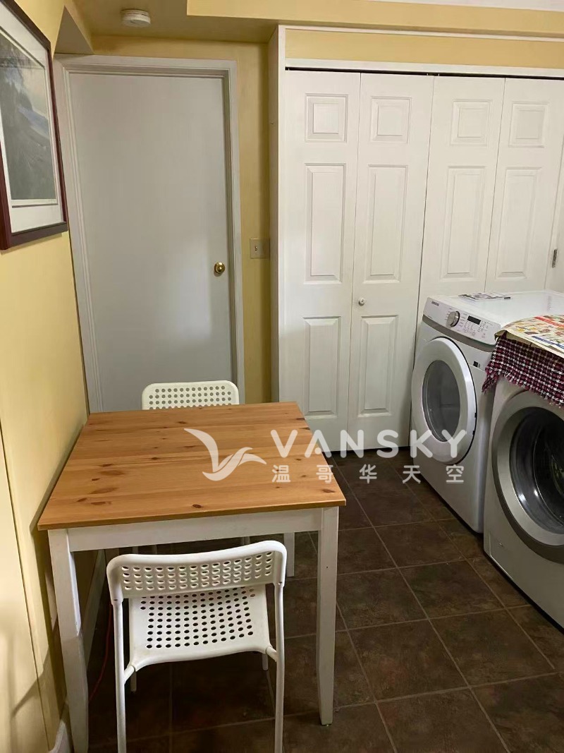 251031134445_dinning room  laundry.jpg